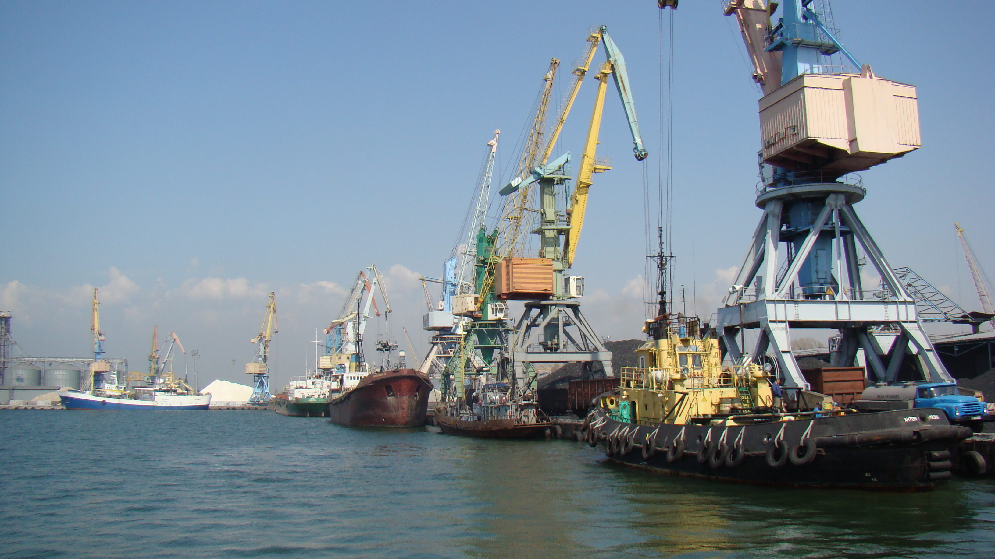 В Бердянському морському порту грядуть скорочення працівників