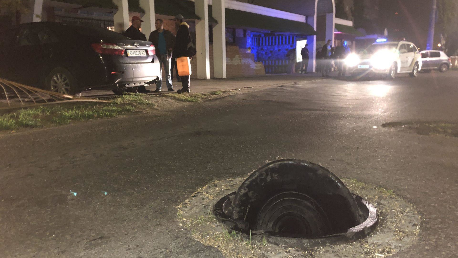 В Запорожской области водительница протаранила автобусную остановку, - ФОТО