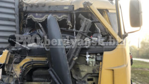 В Запорізькій області сталася ДТП за участі зерновозу: вантажівка залишилася без кабіни, — ФОТО