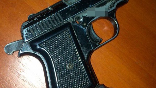 У Запоріжжі чоловік погрожував поліцейським пістолетом, — ФОТО