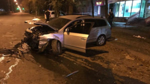В Запорожье ночью произошло ДТП: водитель 