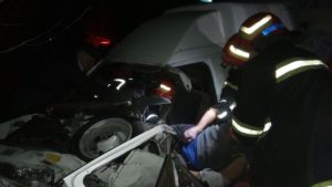 В Вольнянском районе произошло ДТП: водителя доставали из машины спасатели, — ФОТО