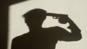 В Запорожье пьяный полицейский пытался покончить с собой