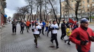 Проти алкоголю та за ЗСЖ: у Запоріжжі десятки городян 1 січня влаштували тверезу пробіжку, — ФОТОРЕПОРТАЖ