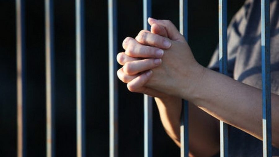 Справу жінки, яка намагалася зарізати своїх дітей, передали до суду