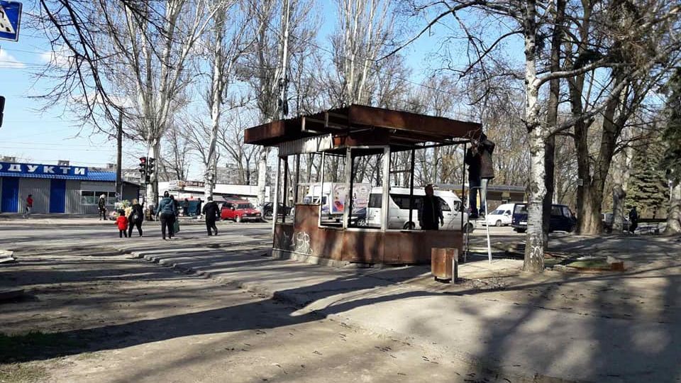 Минус еще один уродливый МАФ: в Запорожье демонтировали временное сооружение