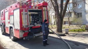 В Шевченковском районе произошел пожар: людей эвакуировали, а одна женщина погибла, — ФОТО