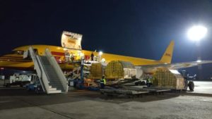 Фонд Вадима Новинского закупил для украинских больниц 100 тысяч тестов на коронавирус