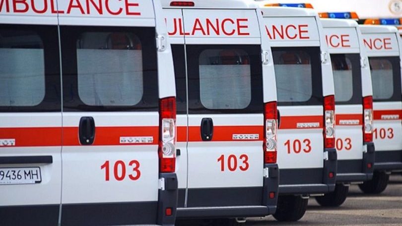 В Запорожье сразу двое мужчин упали с 3-метровой высоты