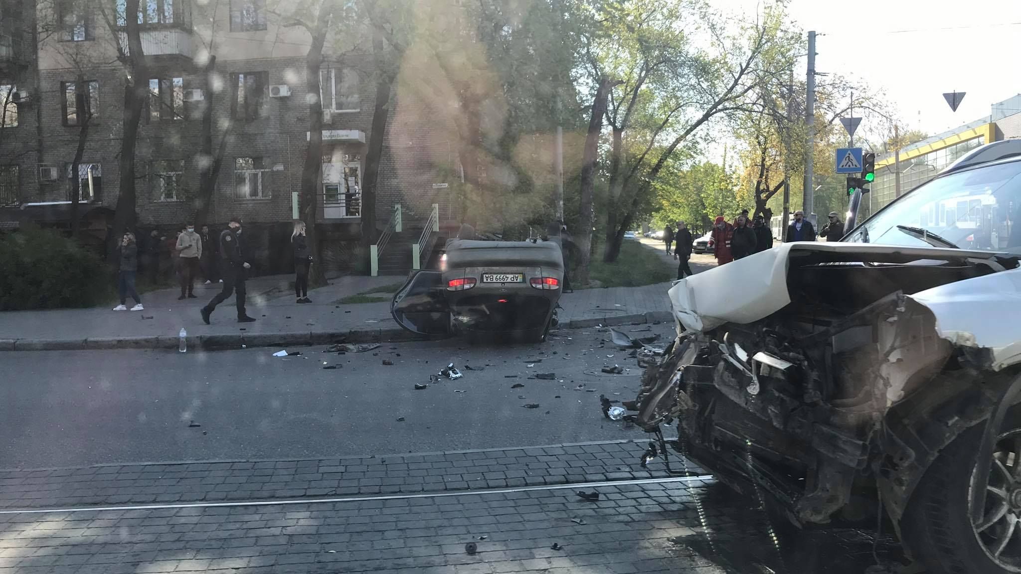 Полиция рассказала подробности утренней ДТП на перекрестке в центре Запорожья