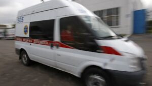 В Мелитопольском районе на трассе легковушка врезалась в трактор и перевернулась в кювет
