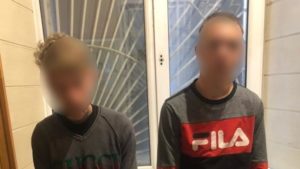 Запорізьким підліткам, які поглумилися над прапором України, повідомили про підозрі