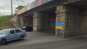 В Запорожье железнодорожники убрали с изображения государственного флага рекламные объявления, — ФОТО