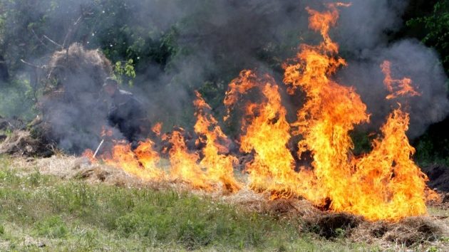 Запоріжців попереджають про високу ймовірність пожеж під час святкових вихідних