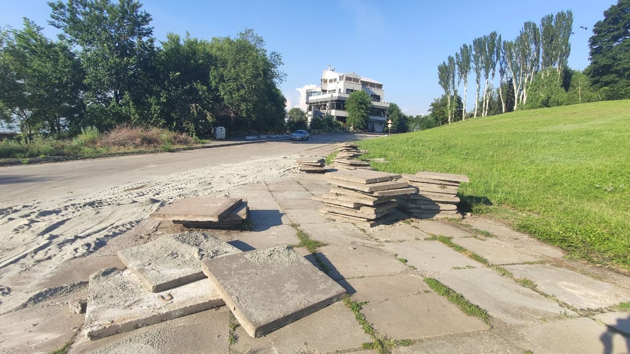 Роботи з реконструкції площі Запорізької поновилися, — ФОТО