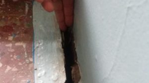 В Запоріжжі на проспекті руйнується будинок: тріщини завширшки з два пальці, — ФОТО