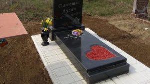 Ритуальное агентство продало жительнице Запорожья использованный памятник, — ФОТО