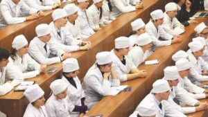 Запорожские студенты-медики будут проходить практику в школах, выявляя COVID-19