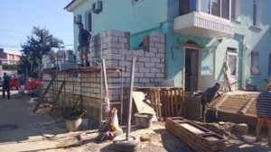 Недобросовестные запорожцы пристроили к дому целую комнату, — ФОТО