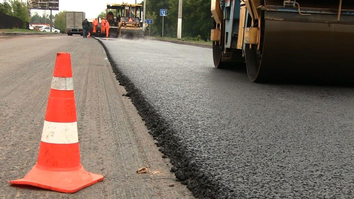 До уваги водіїв: схема об'їзду доріг, які ремонтуються, в Запорізькій області