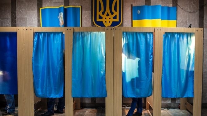Правоохранители разоблачили координатора, который предлагал деньги за изменение избирательного адреса