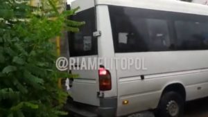 В Запорожской области маршрутка с пассажирами попала в ДТП и влетела в стену дома, – ФОТО, ВИДЕО