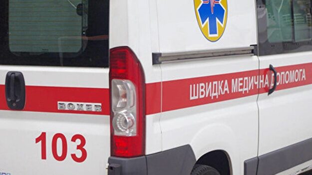 Молодая запорожанка получила перелом, упав на территории магазина