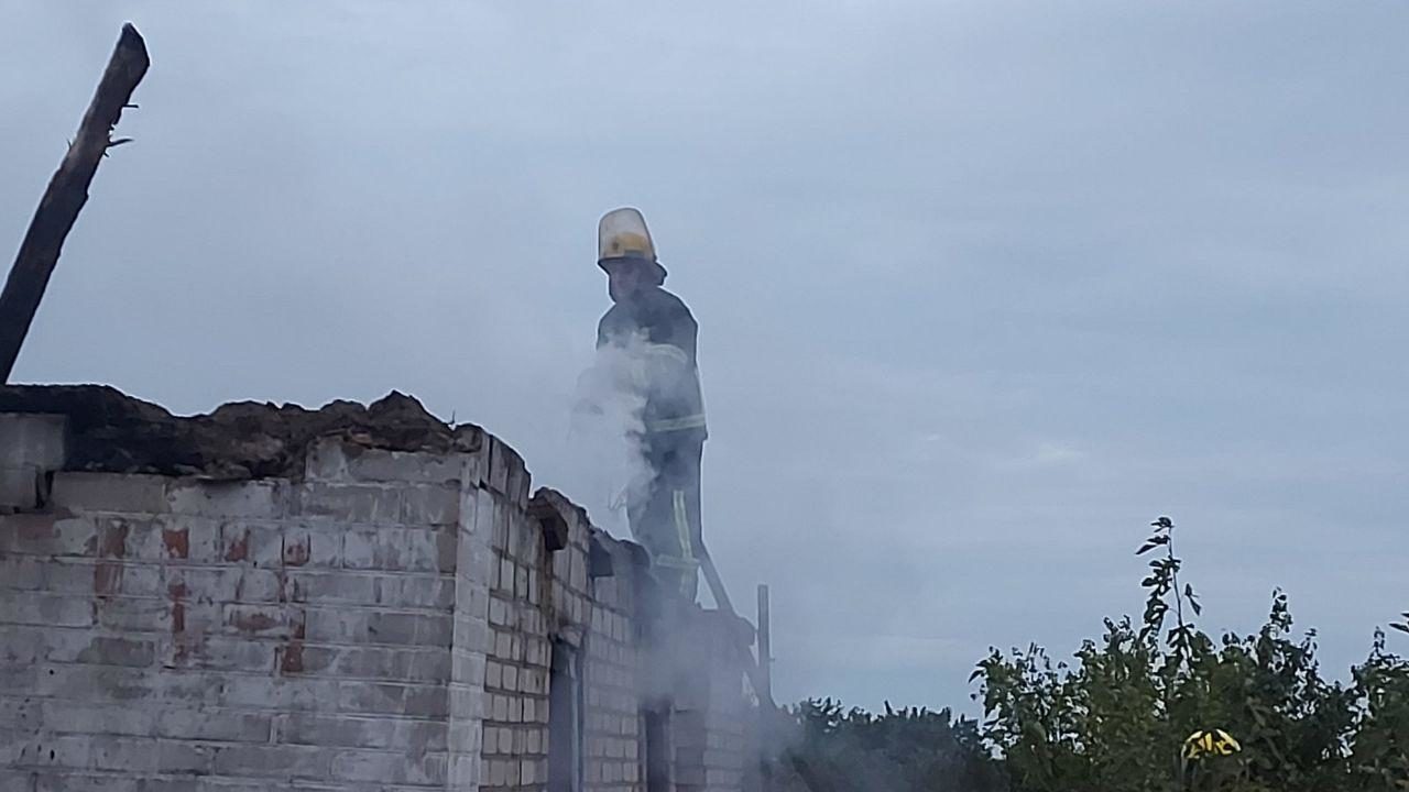 В Запорожской области в доме произошел пожар: госпитализировали пенсионерку