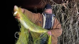 В Балабинській затоці браконьєрів затримали до приїзду поліції