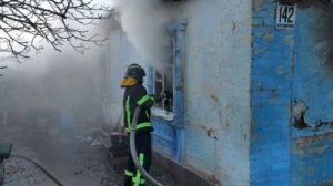 В Мелітополі в приватному будинку за невідомих причин сталась пожежа: загинула літня жінка