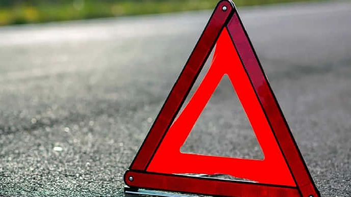 Под Запорожьем легковушка слетела в кювет: есть пострадавшие
