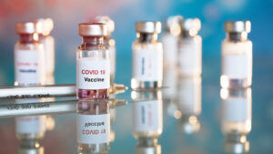 В Запорожской области за последние сутки прививки от COVID-19 сделали еще 705 человек
