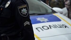 В Запорожье патрульные помогли матери оперативно доставить ребенка в больницу