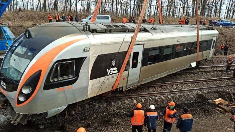Схождение вагонов поезда Киев-Запорожье: в 