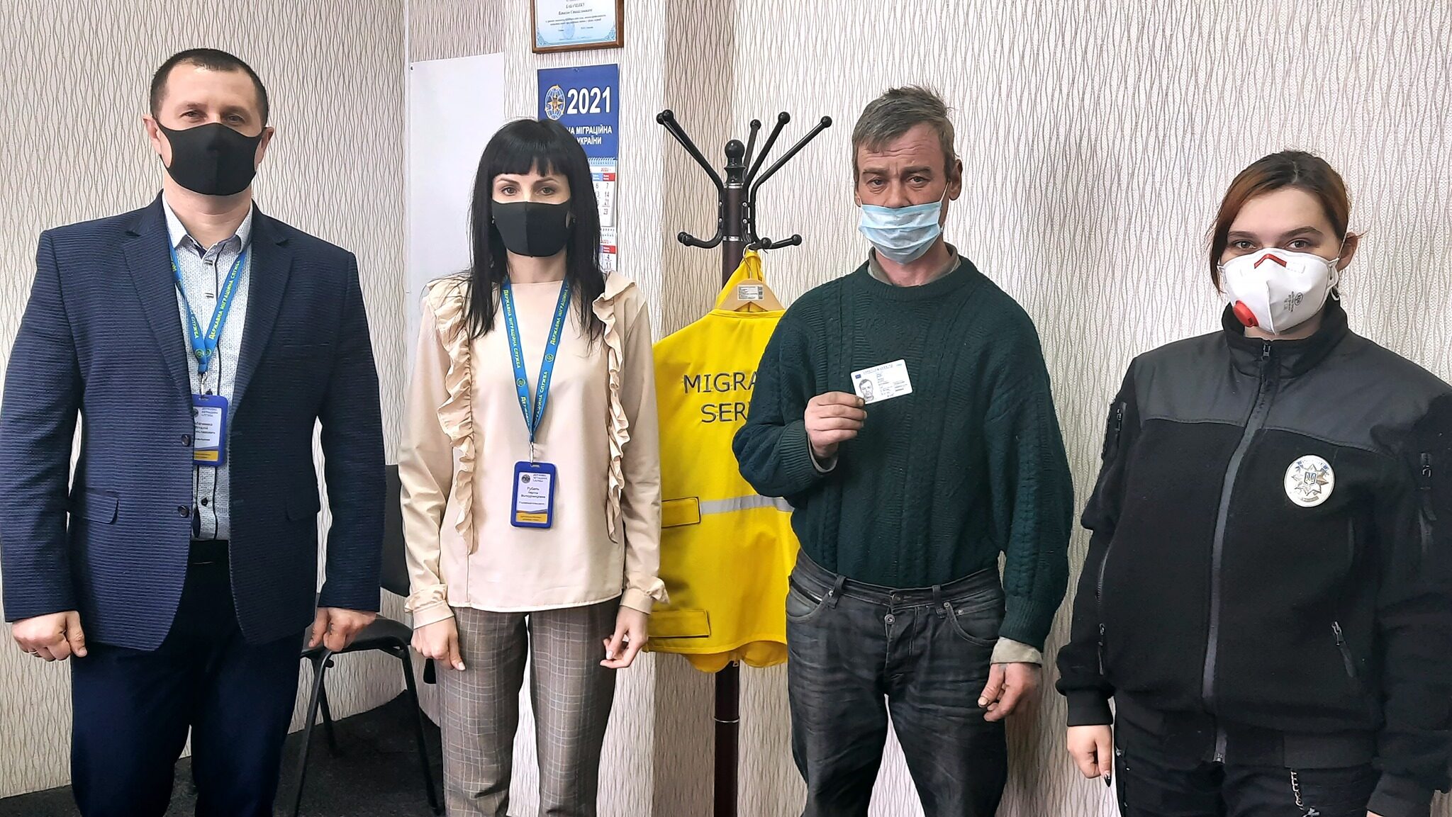 Паспорт в 40 лет: в Запорожской области мужчина получил свой первый в жизни документ