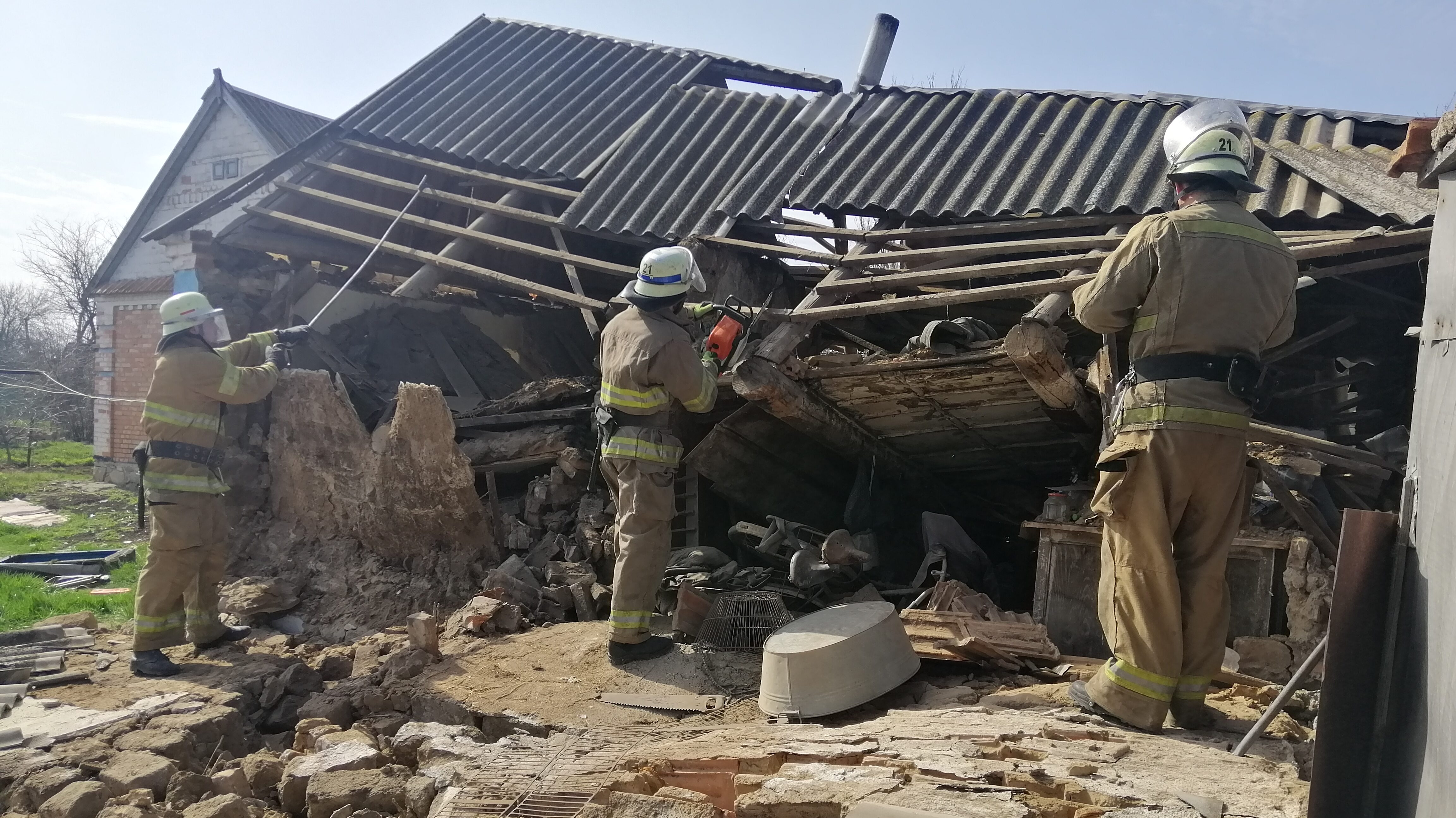 У Запорізькій області у будинку стався вибух газу: власника оселі госпіталізували, – ФОТО 