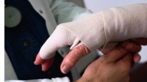 На запорожском предприятии серьезно травмировался молодой парень