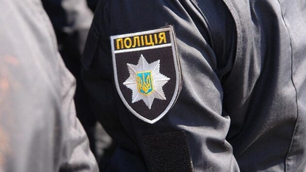 В Запорожской области мужчина пил алкоголь вместе с матерью: в результате ссоры он наткнулся на нож