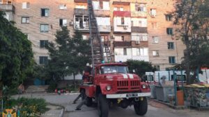 В Запорожской области на крыше многоэтажки загорелся мужчина, - ФОТО