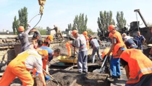 Масштабный пожар в запорожской многоэтажке: жильцам пообещали установить временную кровлю, - ФОТО