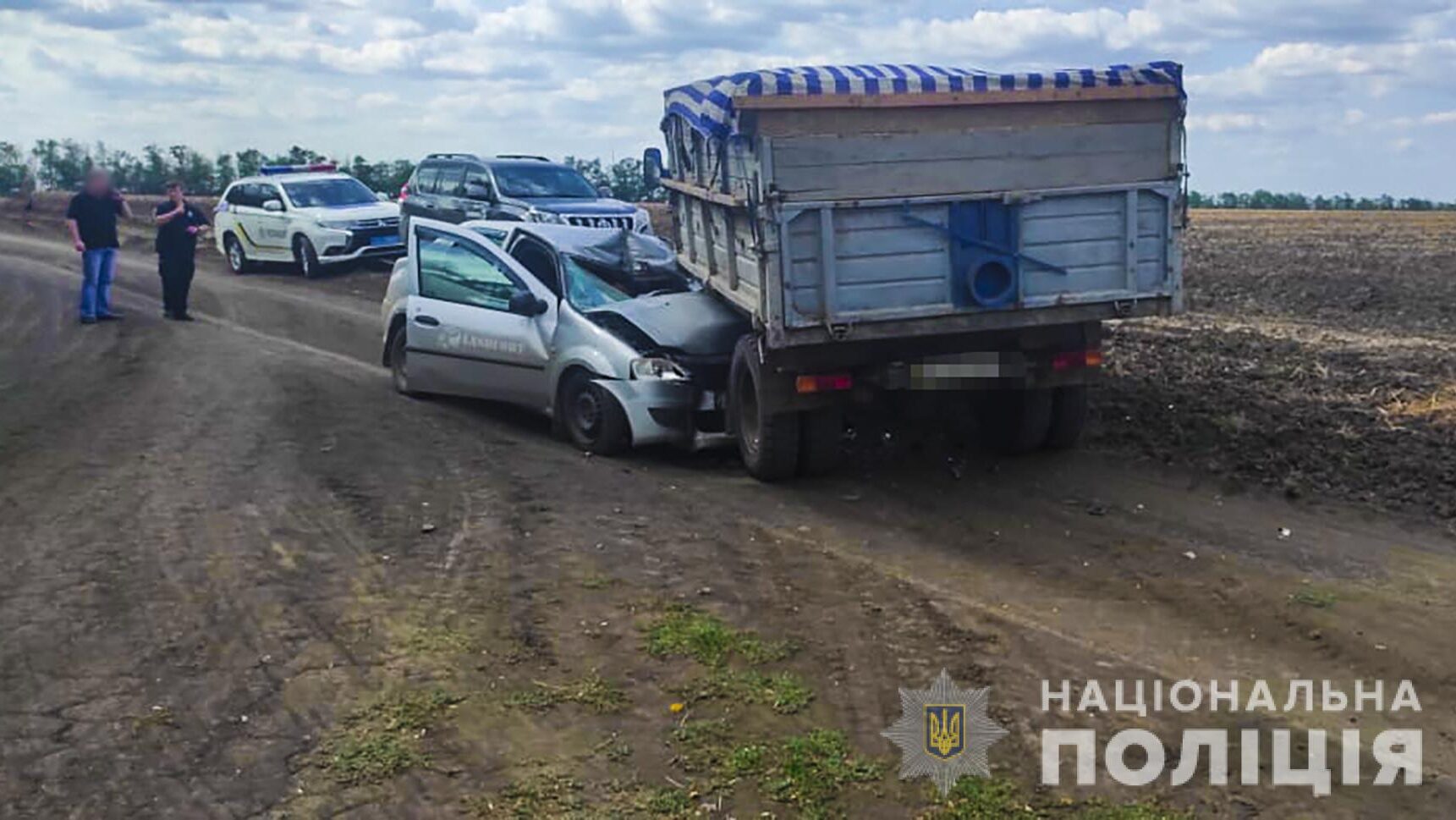 В Запорожской области произошло смертельное ДТП: легковушка столкнулась с грузовиком, – ФОТО