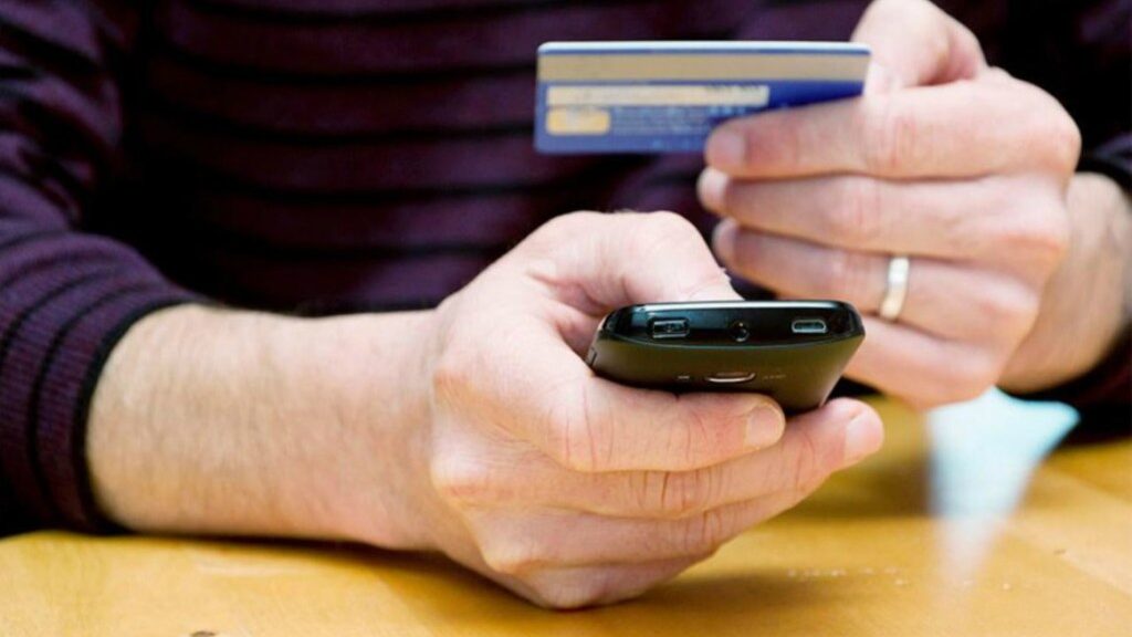 В Запорізькій області  літній чоловік потрапив на “гачок” телефонного шахрая
