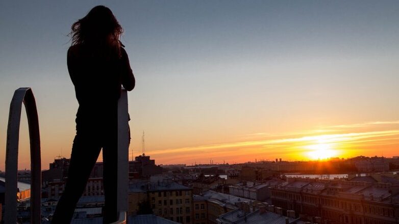 В Запорожской области после падения с крыши скончалась 15-летняя девушка