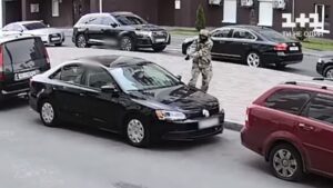 В Запорожье задержали мужчину, обстрелявшего на Киевщине семью с ребенком в машине, - ВИДЕО