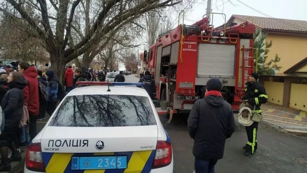 Минирование четырех школ в Запорожской области и требование выкупа: известны результаты проверки
