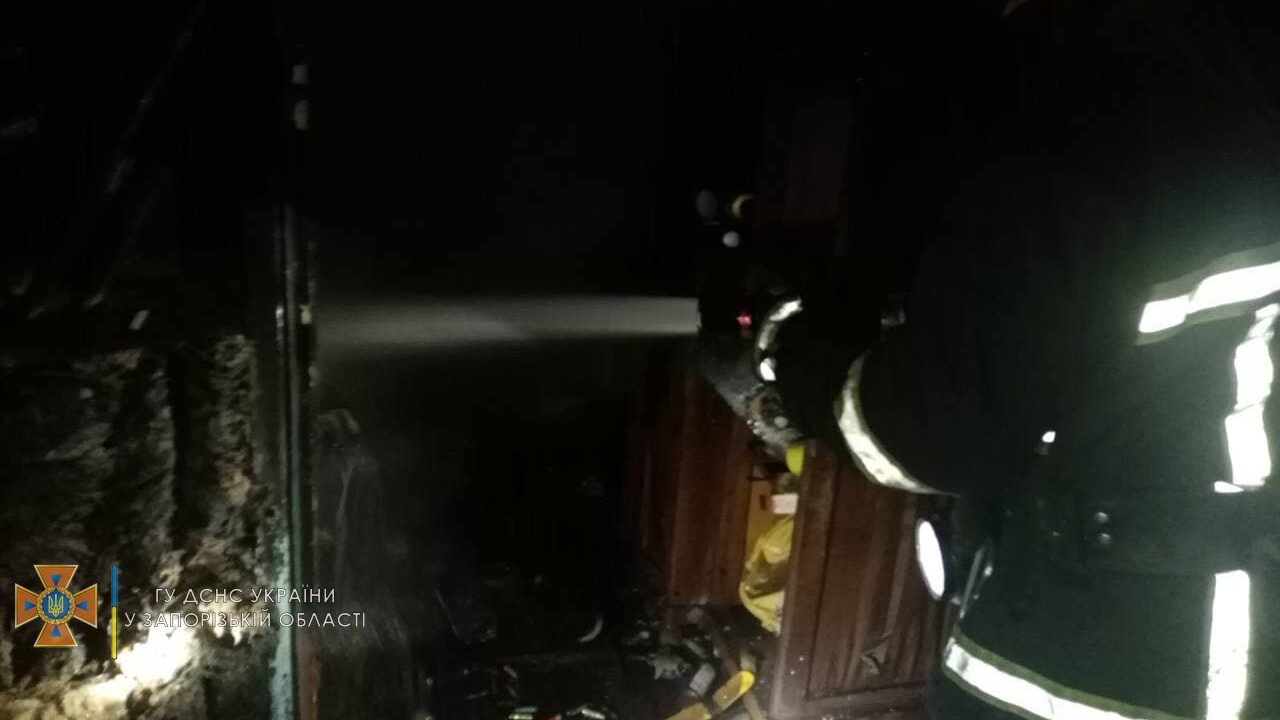 На центральном проспекте Запорожья произошел смертельный пожар в гараже