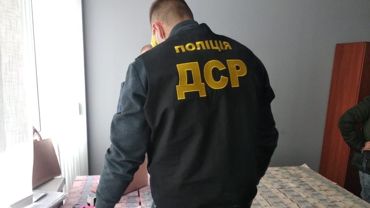 В Запорожье глава тендерного комитета одного из медучреждений брал «откаты» за победу, - ФОТО