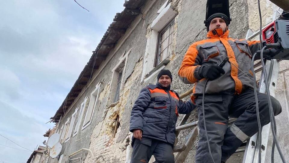 У Василівці газовики під обстрілами змогли відновити постачання блакитного палива для двох тисяч людей