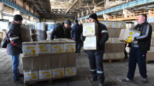 Допомога Фонда Ріната Ахметова: продукти для 200 000 українців