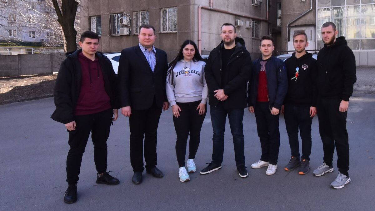 Волонтерський штаб запорізького вишу отримав гуманітарну допомогу
